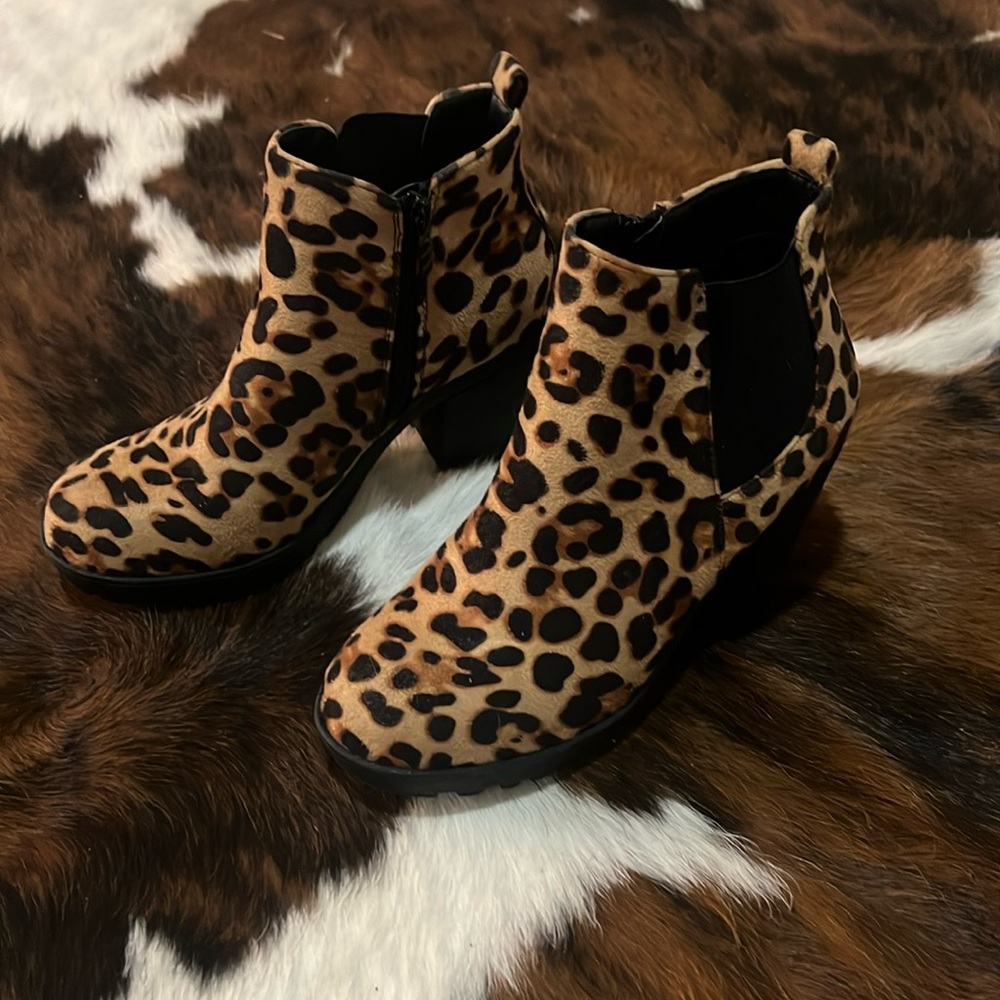 Cheetah booties size 6.5